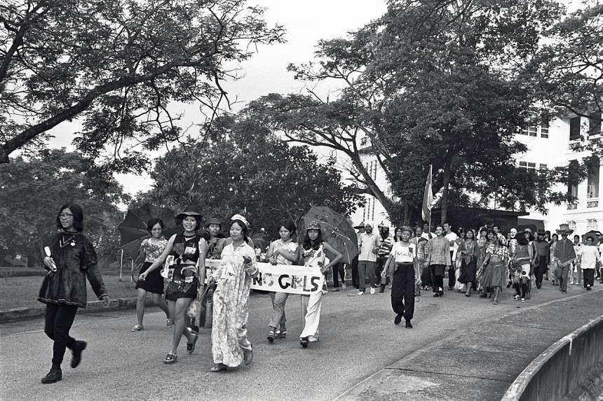 Featured Post Image - Perawat berjalan untuk amal | The Straits Times