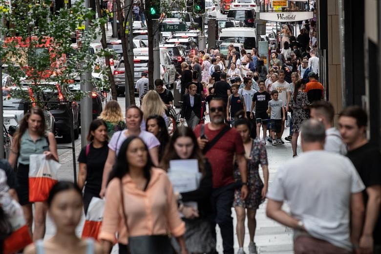 Featured Post Image - Tidak menari, bernyanyi di Sydney saat klaster virus tumbuh