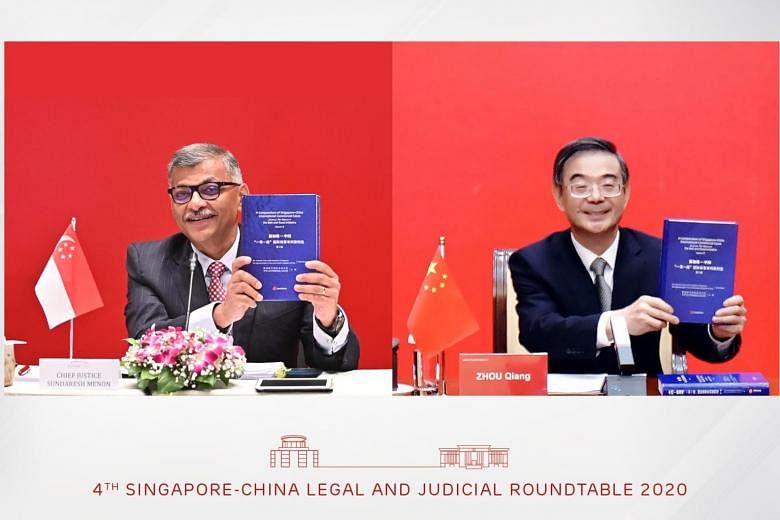 Featured Post Image - Singapura dan China meluncurkan buku tentang kasus-kasus pengadilan niaga untuk melambangkan pengejaran saling pengertian