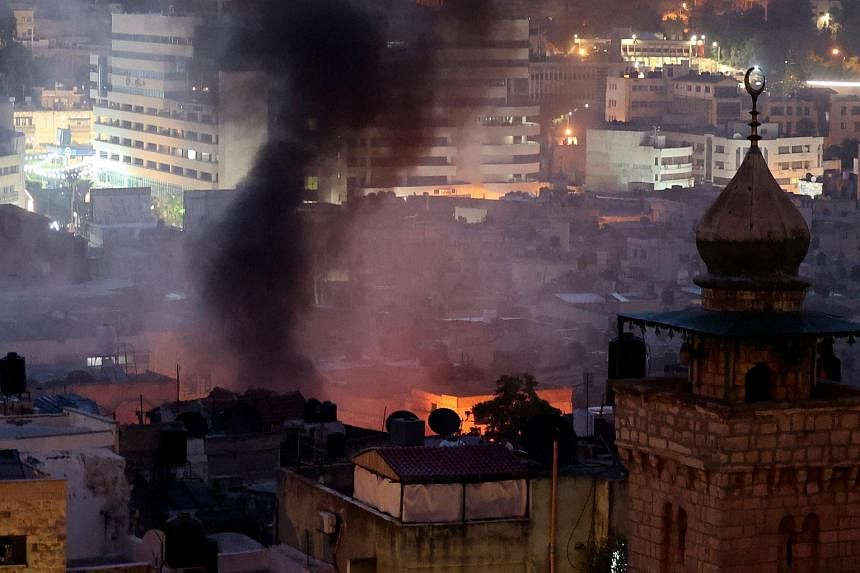 Featured Post Image - Pasukan Israel membunuh dua pria bersenjata Palestina dalam bentrokan di Tepi Barat, menyerang kapal di lepas pantai Gaza