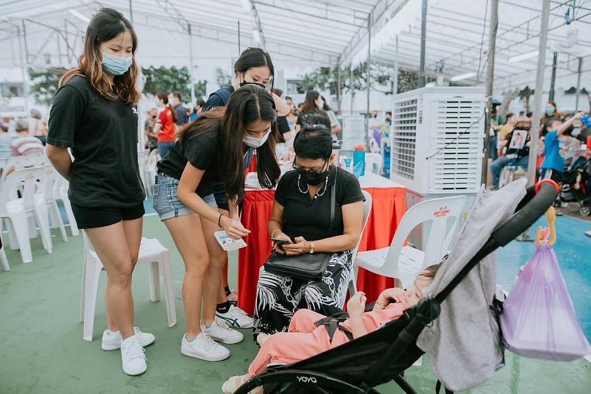 Featured Post Image - Lebih dari $ 500.000 dikumpulkan untuk keluarga kurang mampu di Pantai Timur; MacPherson meluncurkan aplikasi untuk manula