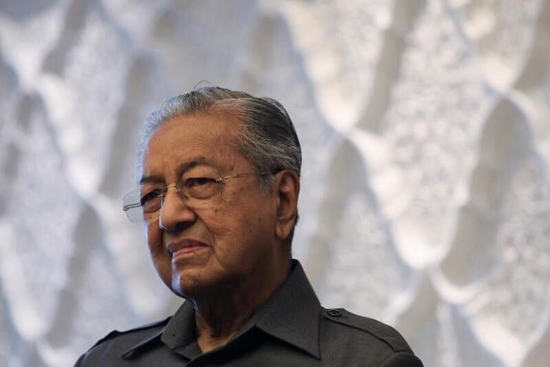 Featured Post Image - Mahathir membantah klaim bahwa dia berada di balik langkah untuk membentuk koalisi Perikatan Nasional