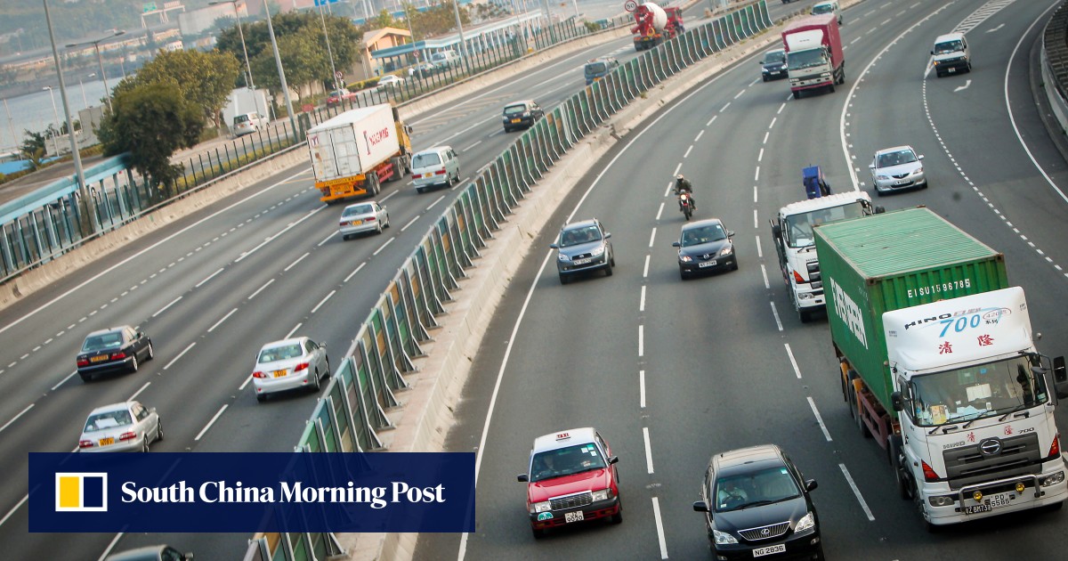 Featured Post Image - Paramedis Hong Kong yang tidak bertugas meninggal 2 hari setelah menabrakkan mobilnya ke dalam van