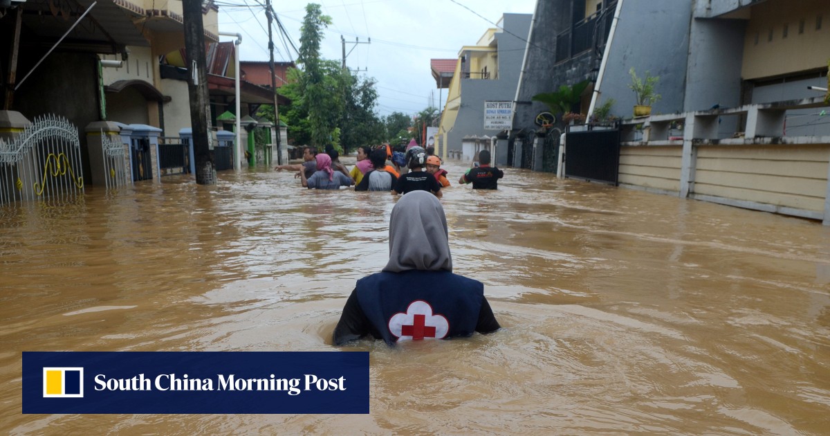 Featured Post Image - Tanah longsor di Sulawesi Indonesia menewaskan sedikitnya 14 orang, pencarian hilang terhambat oleh cuaca buruk